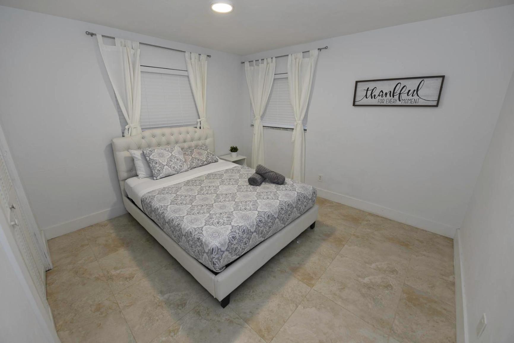 N61 Apartment ฮอลลีวูด ภายนอก รูปภาพ