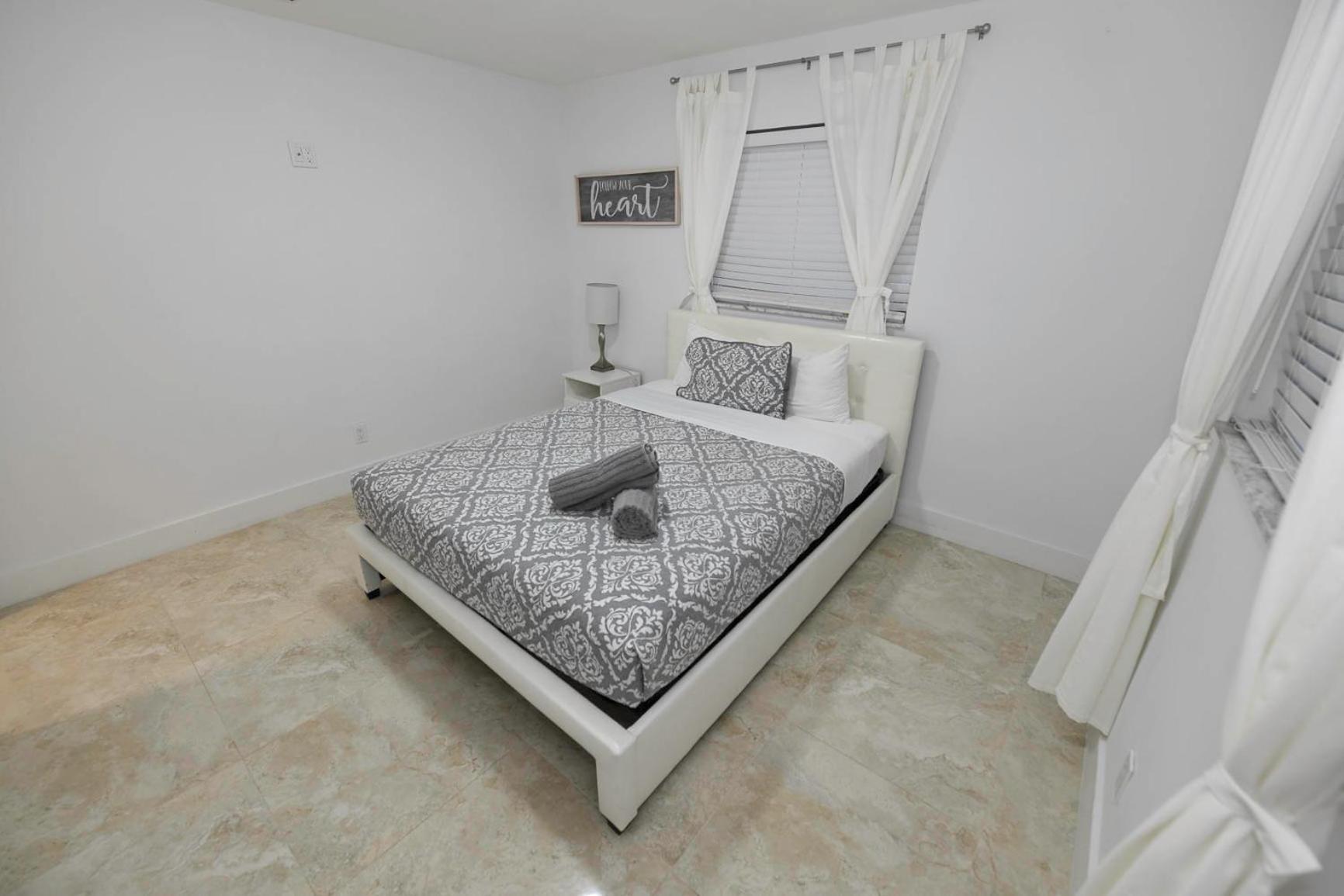 N61 Apartment ฮอลลีวูด ภายนอก รูปภาพ